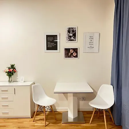 New Chain Florenc Apartment